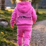 Kinder Jogginganzug „Heimatliebe" - Pink - Gr. 4-5 Jahre